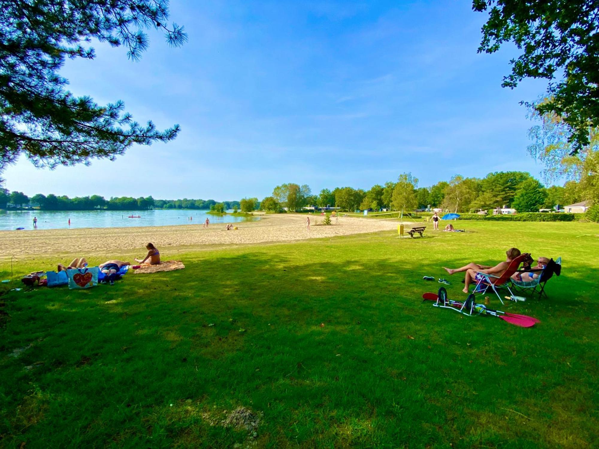 Strandhuisje Ermerzand Екстериор снимка